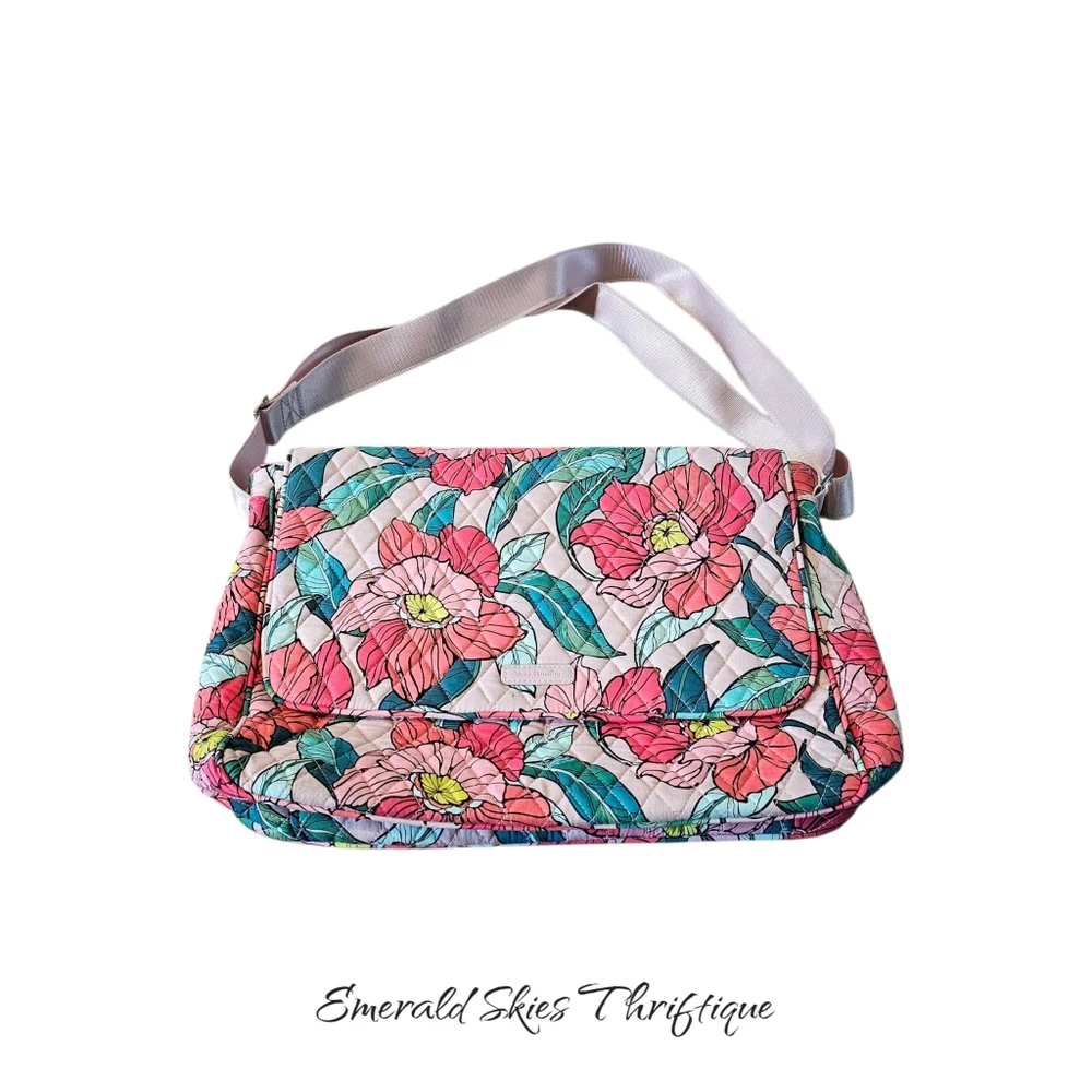 vera bradley floral messenger Laptop bag. Euc. Free Shipping